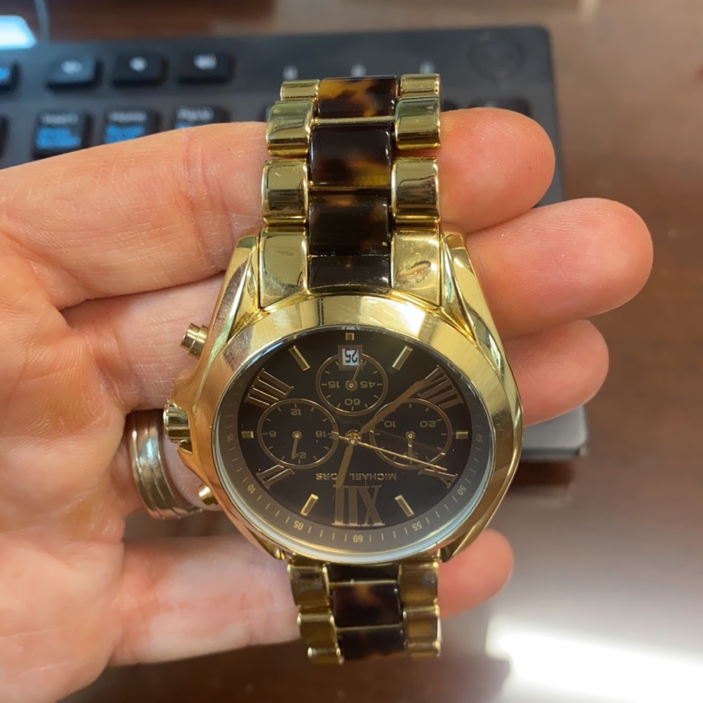 Michael Kor’s Tortoise Shell Watch - Picture 6 of 8
